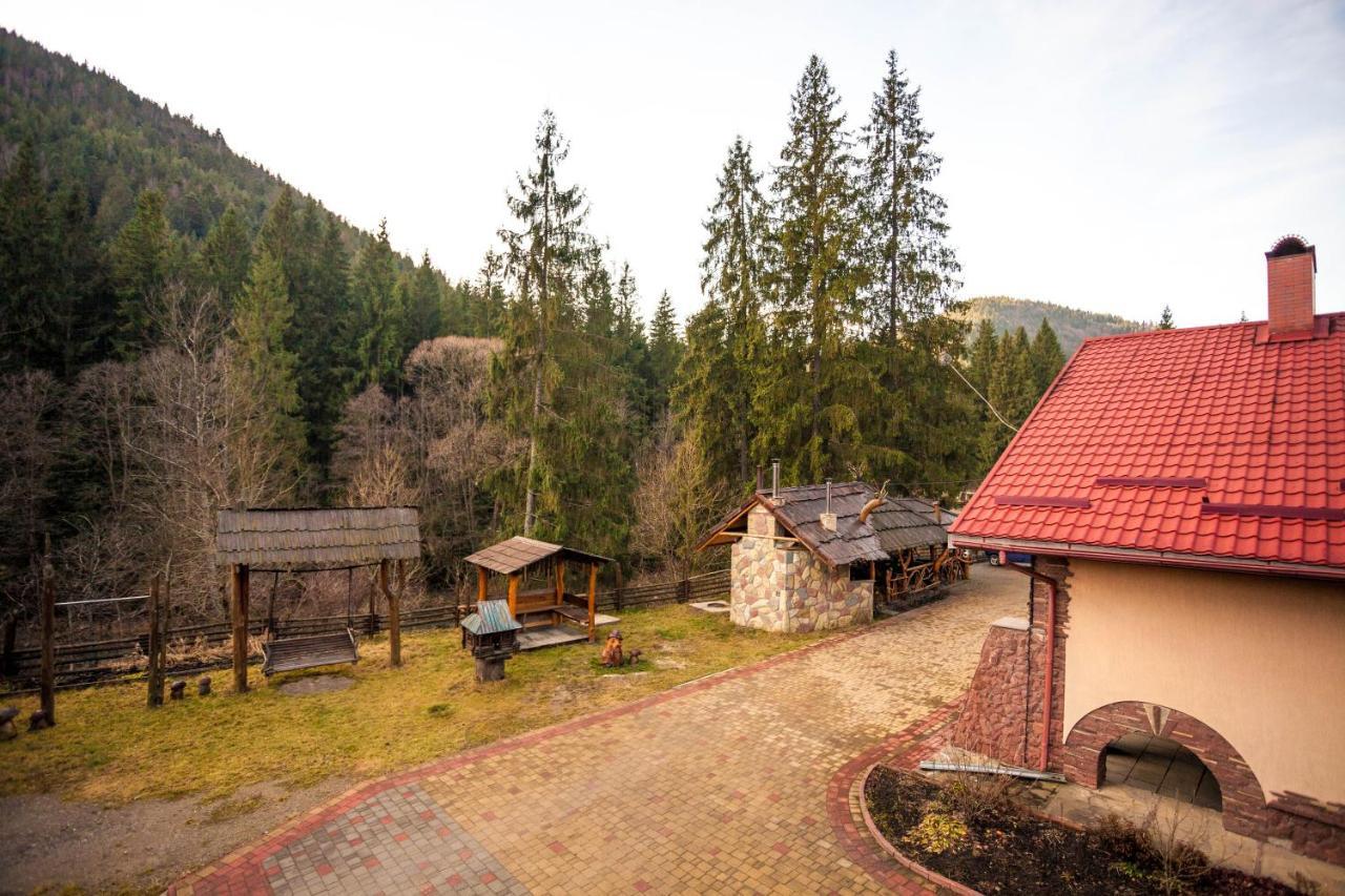 Smerekova Hata Яблоница Экстерьер фото