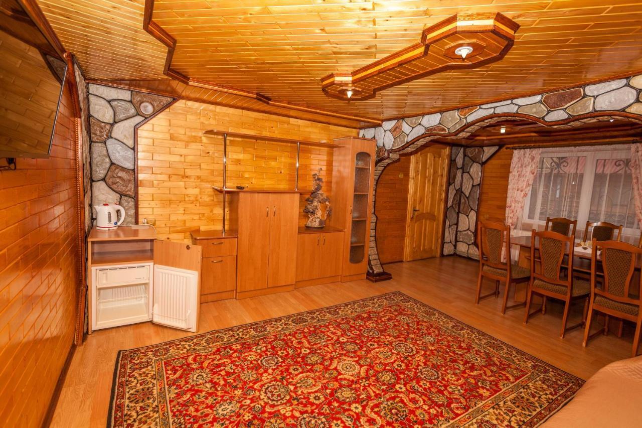 Smerekova Hata Яблоница Экстерьер фото
