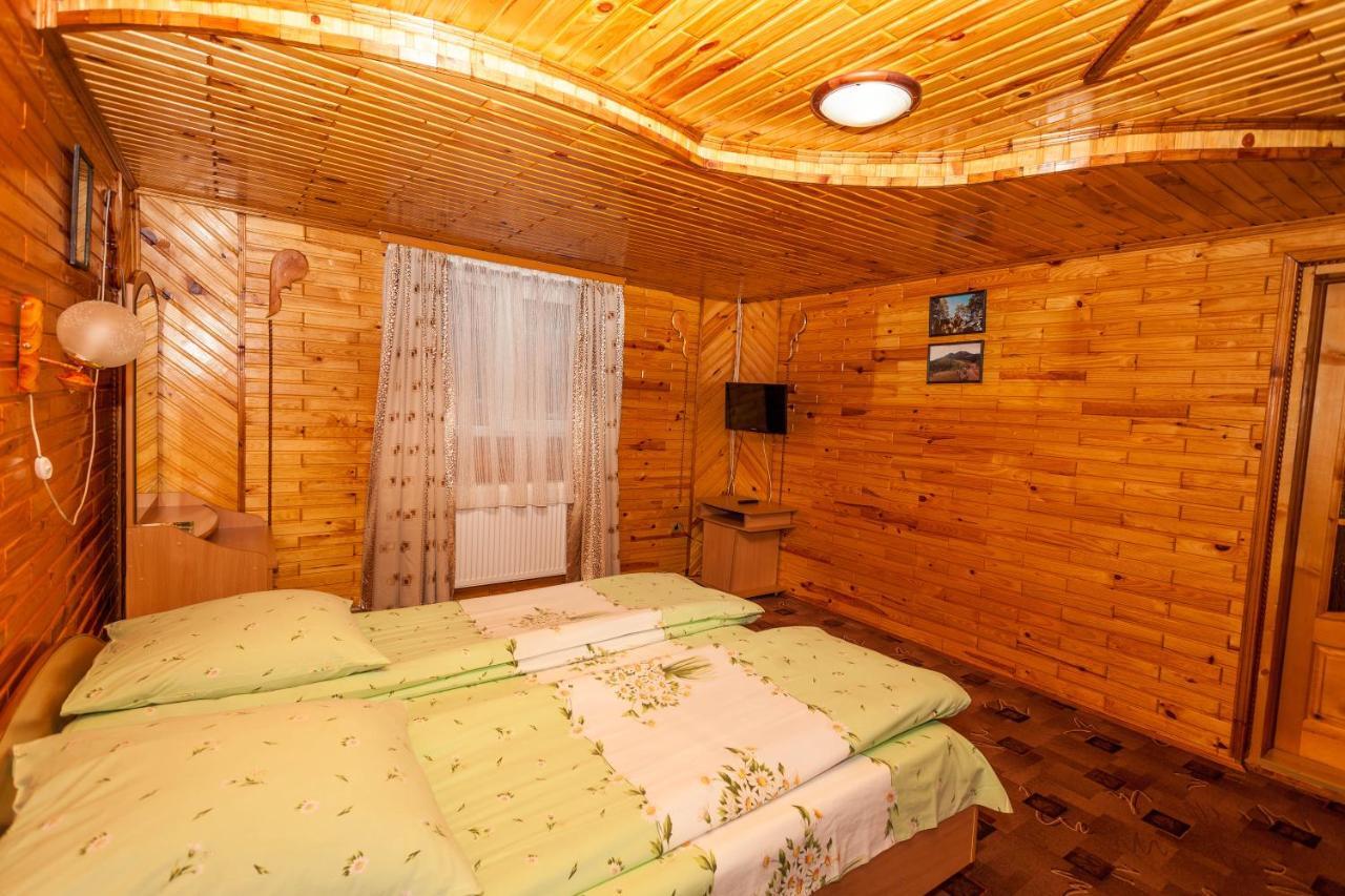 Smerekova Hata Яблоница Экстерьер фото